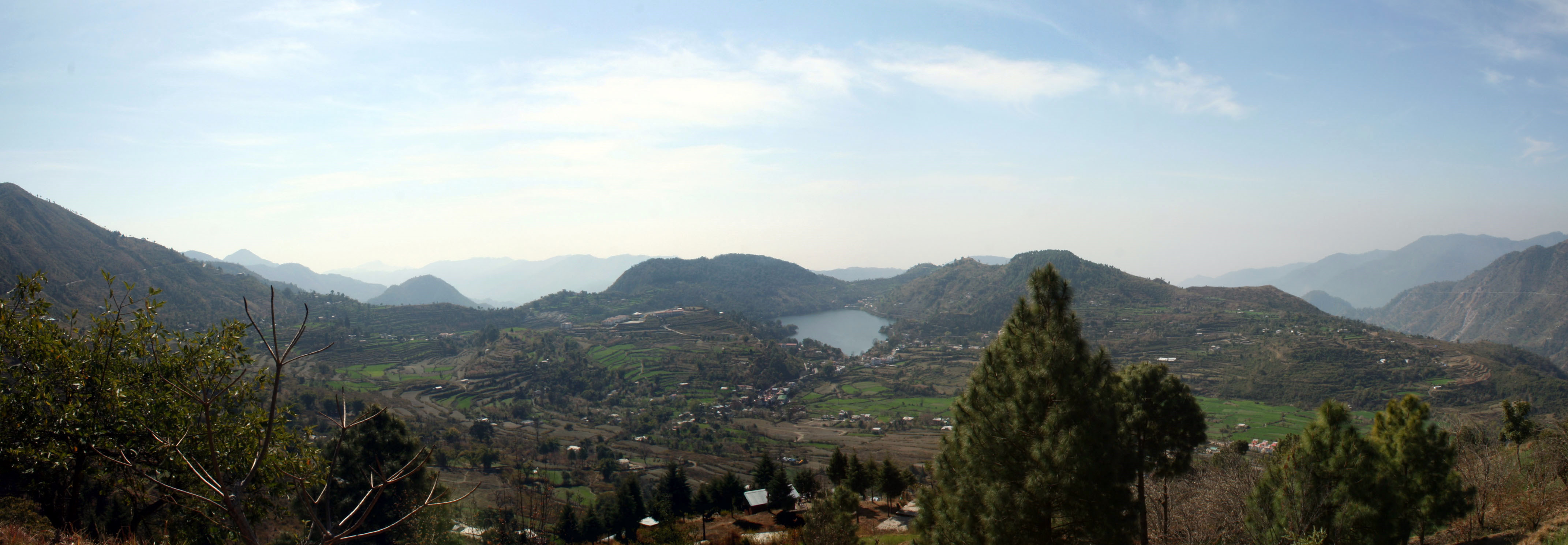 Explore the lake circuit