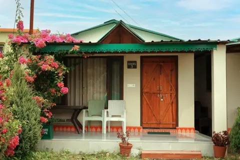 Cottage exterior shown on Broadbill Jungle Lodge’s official website